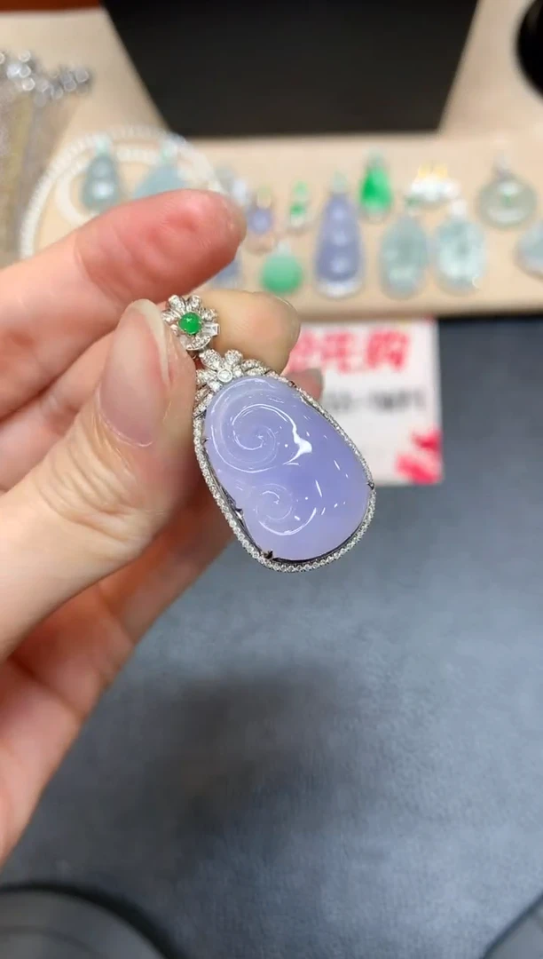 【闪购商品】翡翠吊坠(不含链)18K金镶嵌如意【无服务费