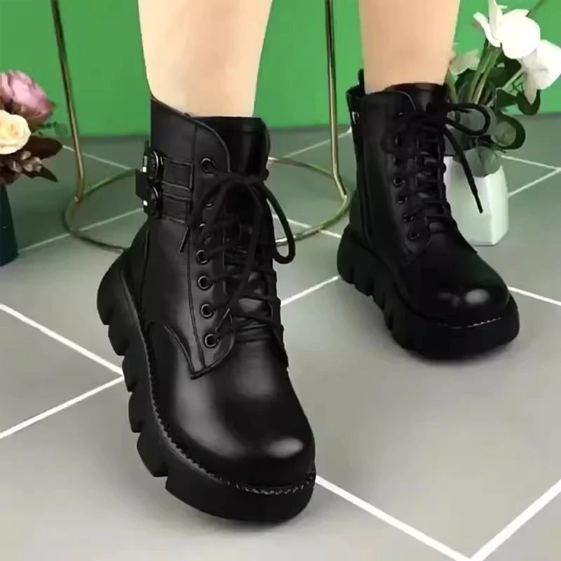 软皮雪地靴女2023秋冬季加绒加厚马丁靴保暖防滑平底短棉靴妈妈鞋