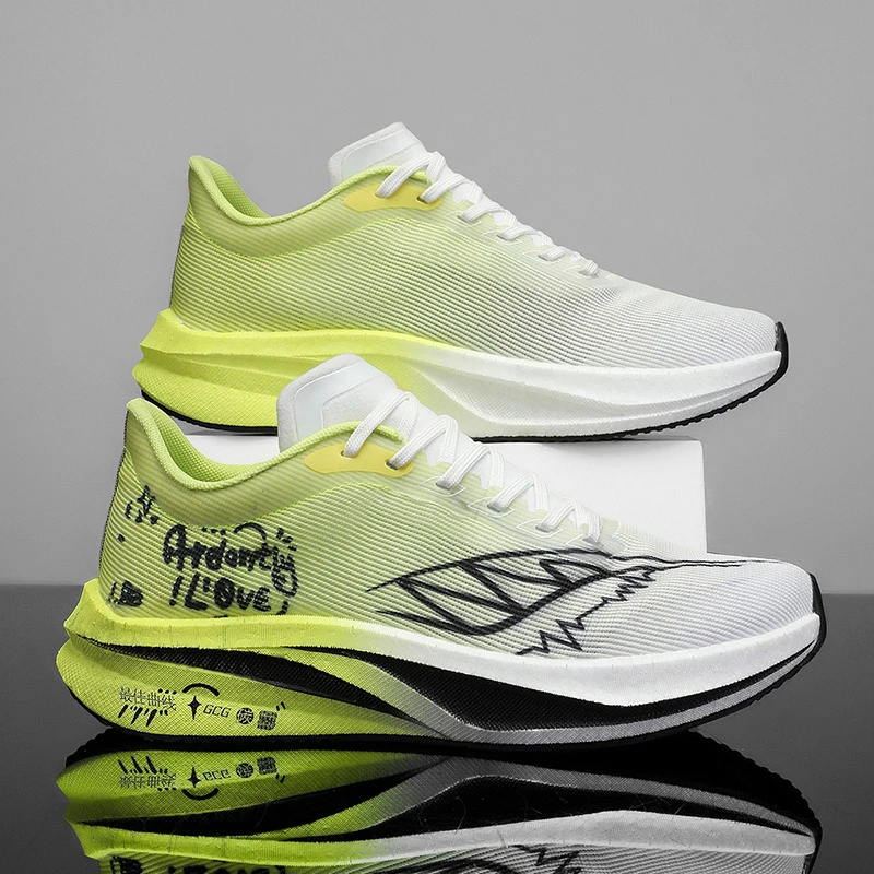 新款高品质情侣跑步鞋爆米花底+底片+碳板