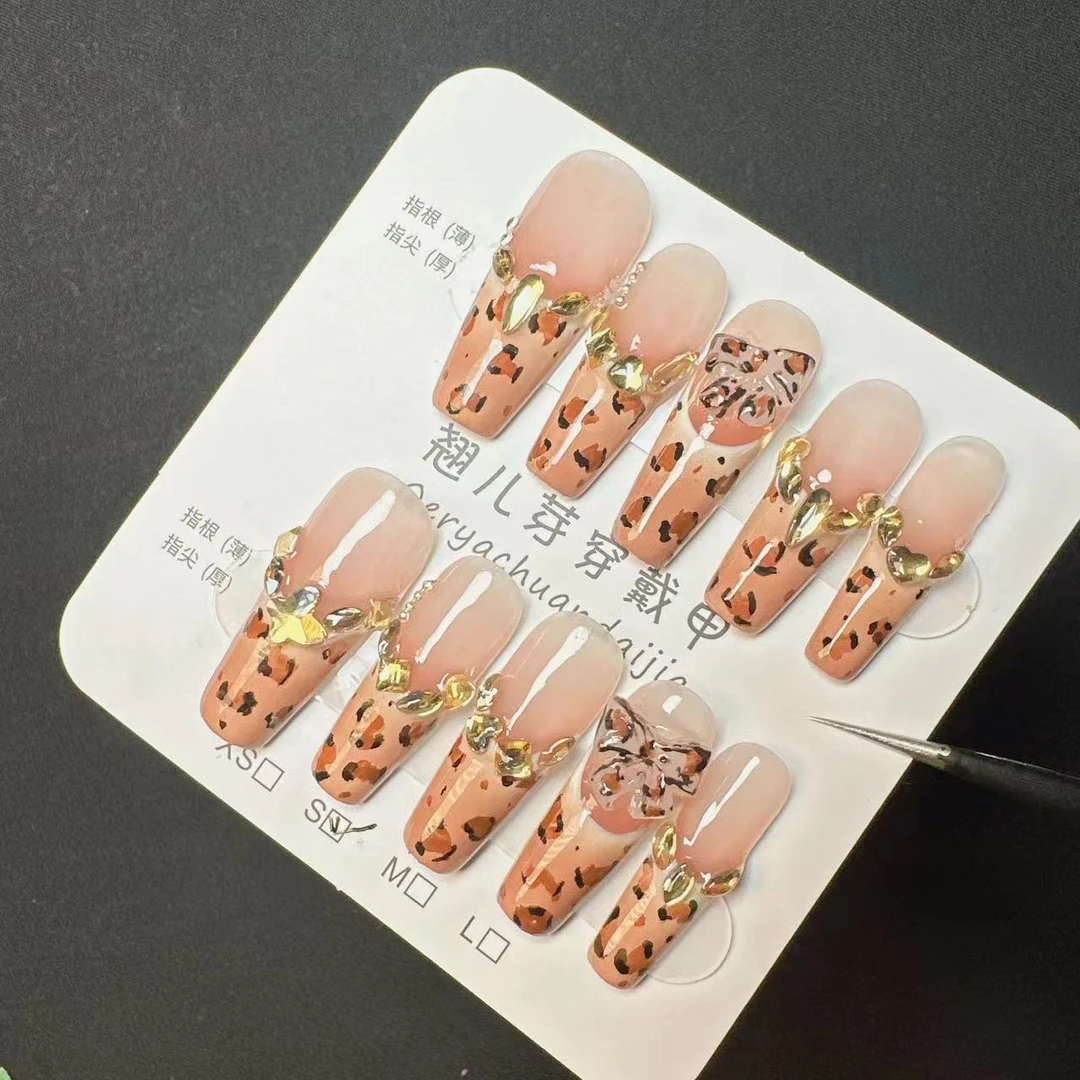 豹纹纯手工蝴蝶结雕花穿戴甲