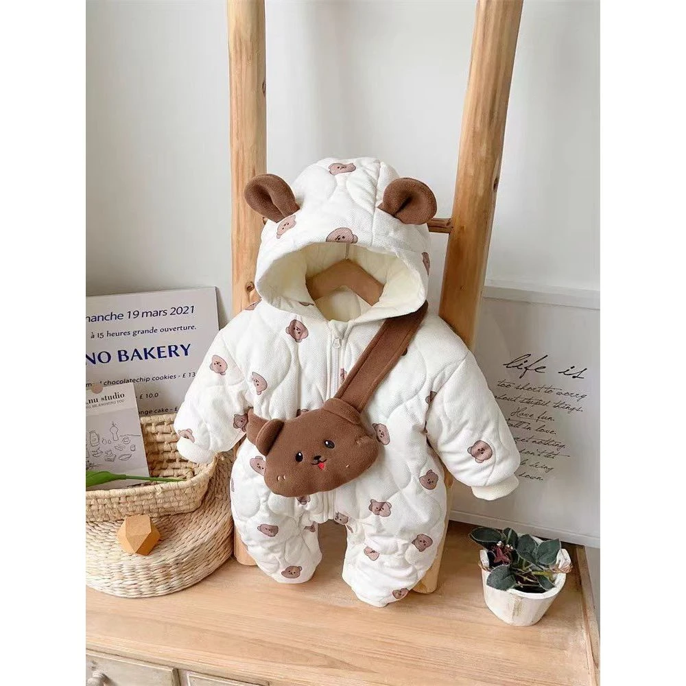 婴幼儿连体衣服冬装新生男女宝宝加厚哈衣小熊包厚棉连体