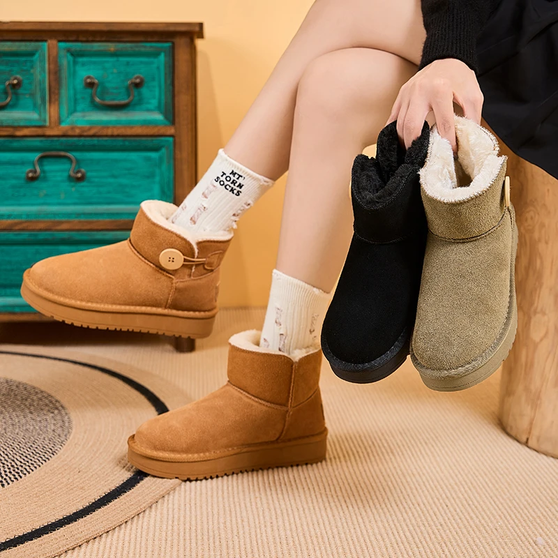 纽扣雪地靴女冬季2024新款加绒加厚底棉鞋保暖中筒时尚雪地靴