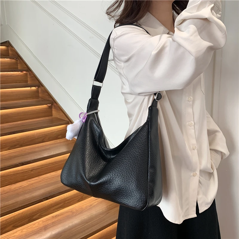 春季新款女大容量单肩斜挎包包洋气时尚百搭ins简约通勤托特肩包