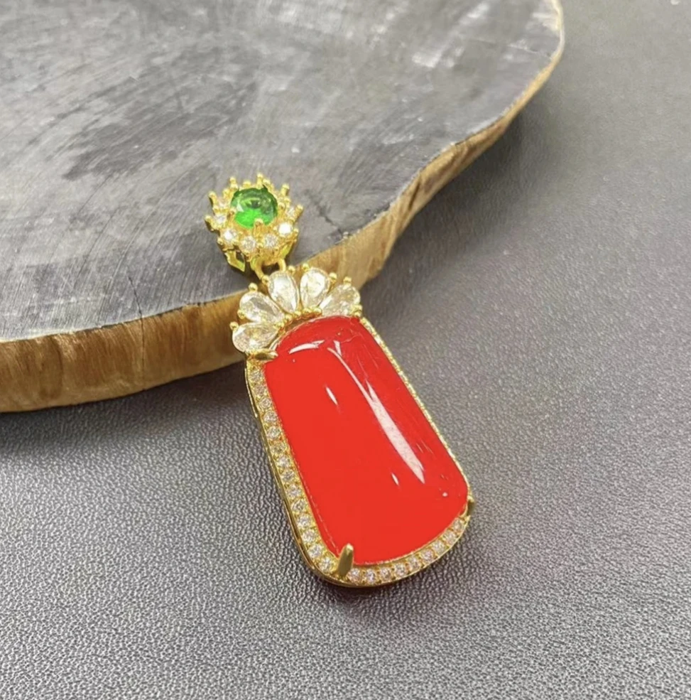 ST1787（天然珠宝）天然鸽血红玛瑙红无事牌吊坠-配送绳-