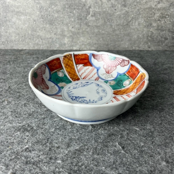 日本进口正品伊万里松竹梅描金彩绘葵口手工浅钵碗