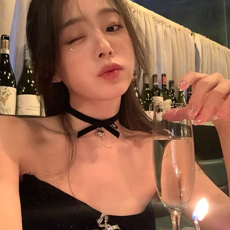 新年新款圣诞甜美丝绒蝴蝶结铃铛项圈Choker颈链饰品女精致锁骨链