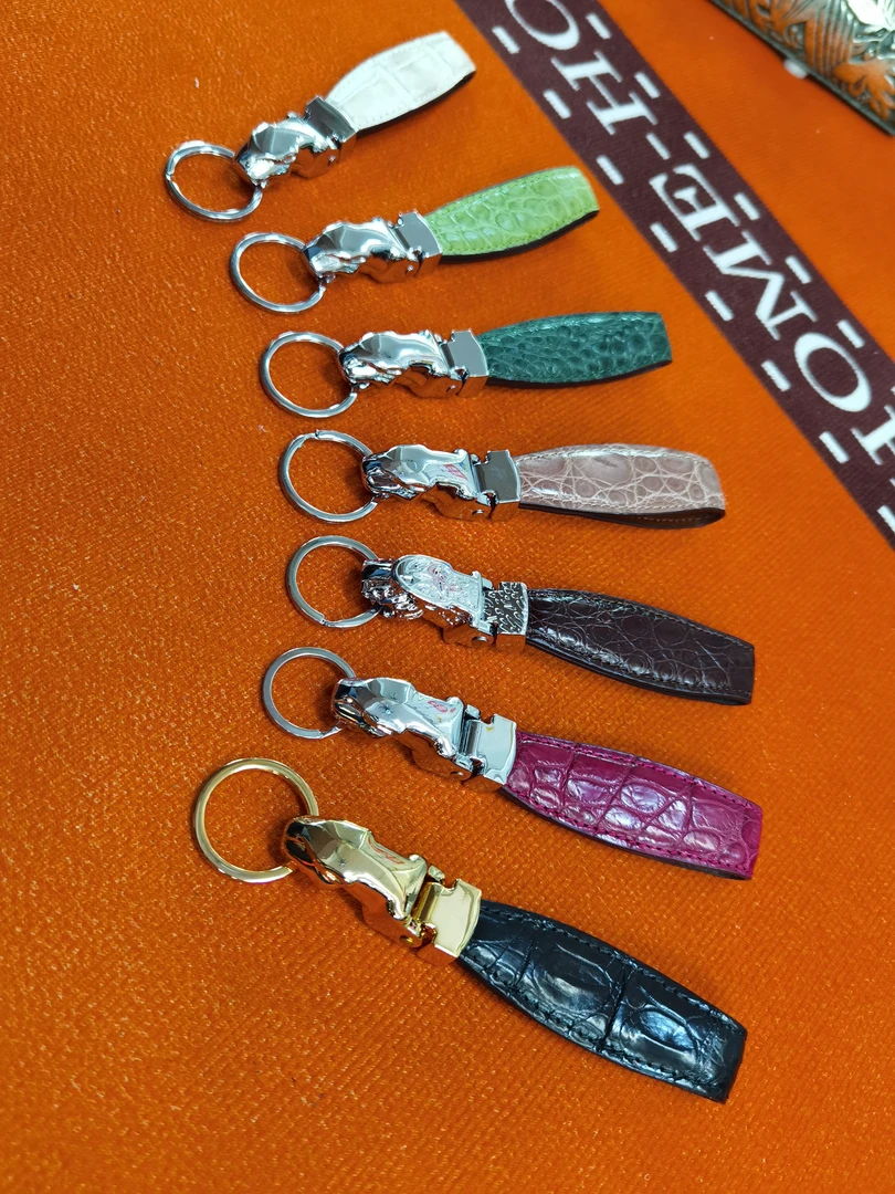 鳄鱼皮钥匙扣 彩色豹子头钥匙挂件 车钥匙挂件虎虎生威虎头饰品