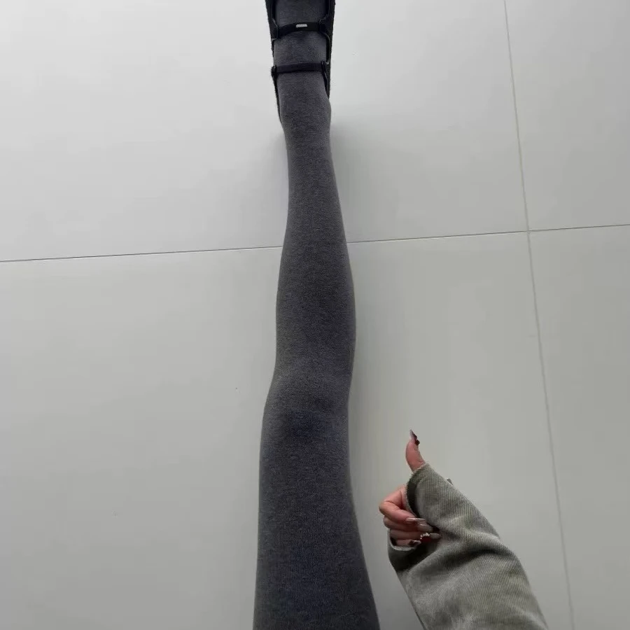 甩一个薄款！！意法货显瘦打底袜(只有踩脚)