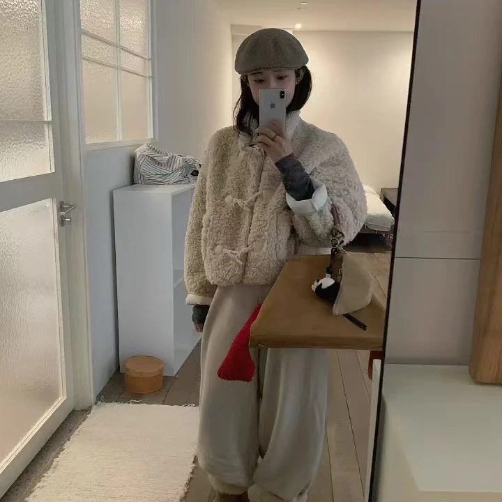 2991甜甜软妹 牛角扣翻领仿羊羔毛外套