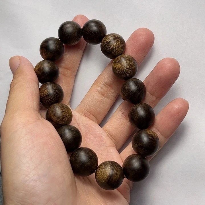 沉香手串振*白棋留疤