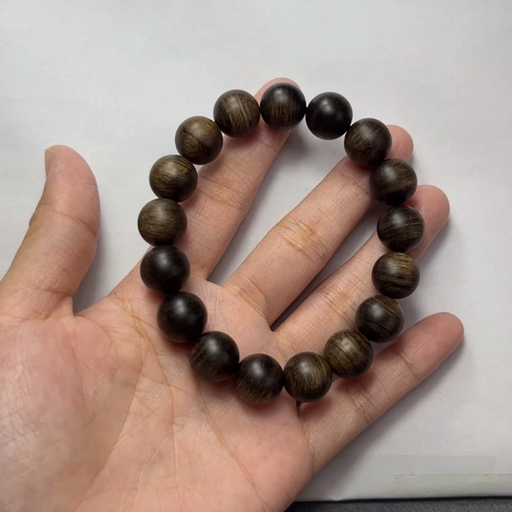 沉香手串为*白棋留疤