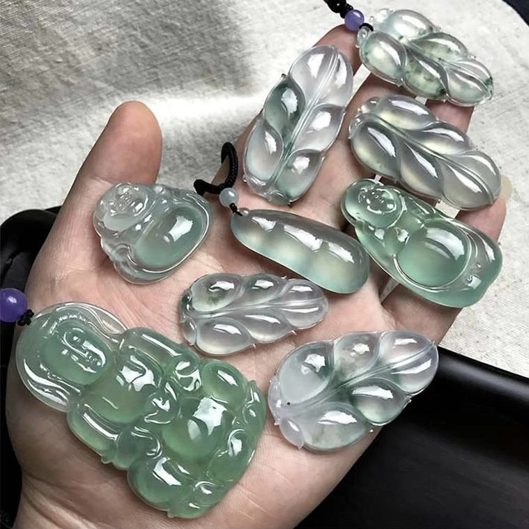 天然A货翡翠女士宝宝精雕冰透高冰吊坠