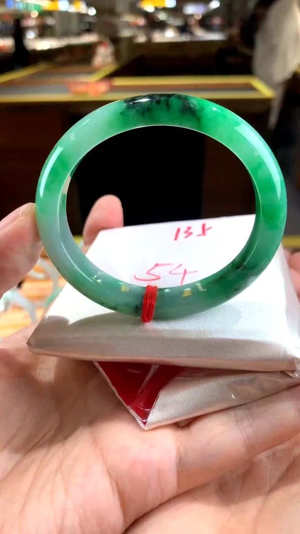 【闪购商品】翡翠手镯未镶嵌贵妃手镯微050