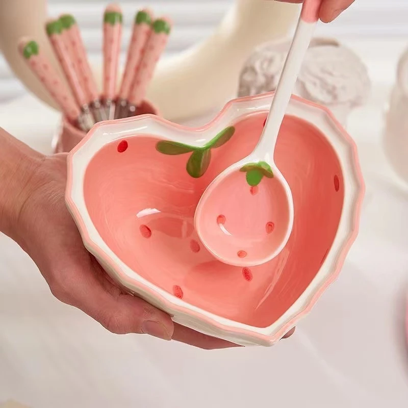 【粉丝福利】陶瓷草莓爱心碗沙拉碗甜品勺家用少女心餐具