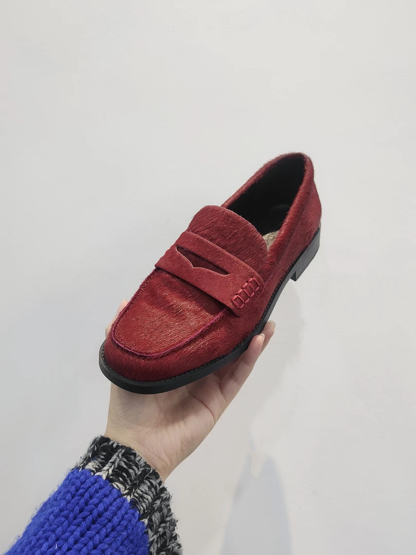 【OROSCURO】复古圆头安格拉红马毛平底浅口时尚一脚蹬乐福鞋1570