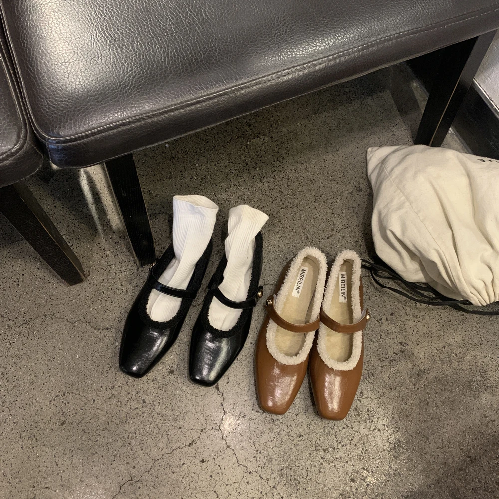 加绒单鞋平底鞋保暖女鞋子法式复古玛丽珍鞋毛毛鞋秋冬黑色小皮