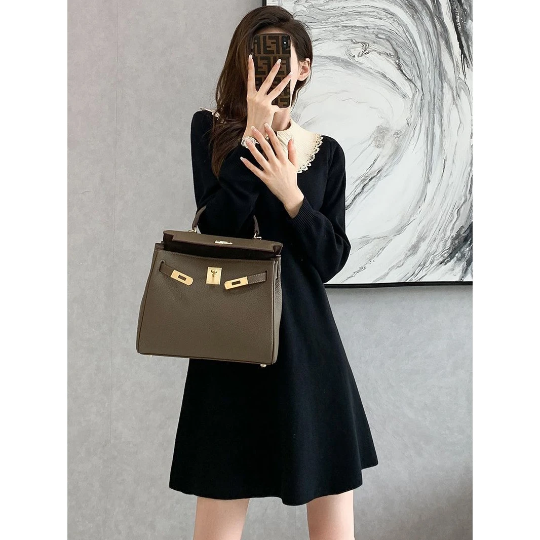 法式桌家24秋冬新款娃娃领小香风纯色A字裙显瘦长袖针织连衣裙女