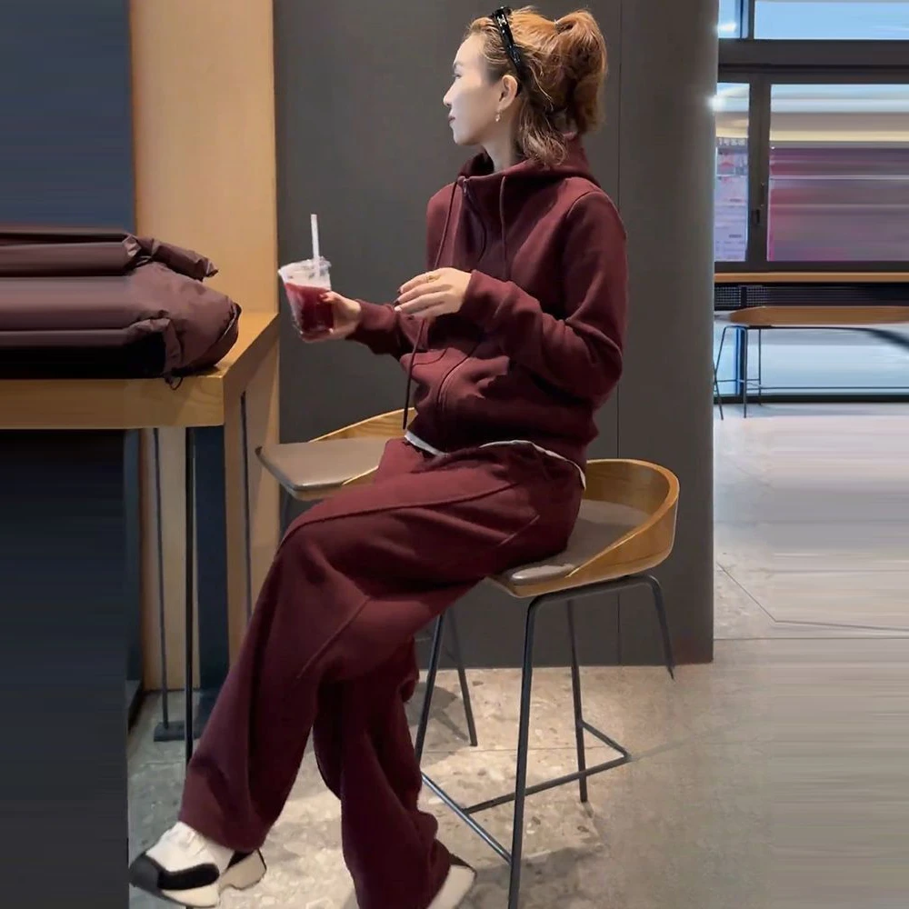 酒红色复古时尚运动套装女2025春季新款连帽卫衣休闲遮肉阔腿卫裤