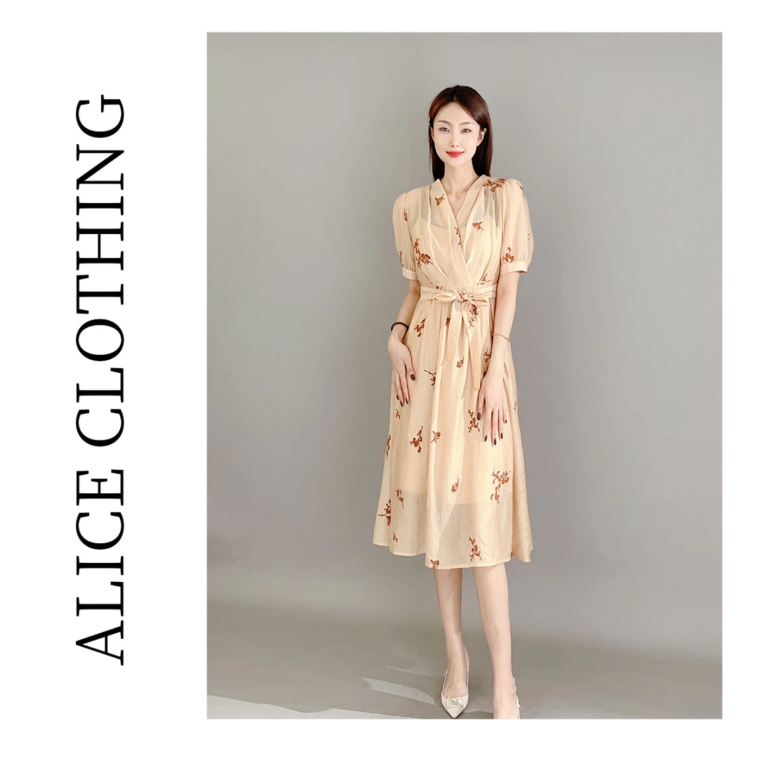 1【ALICE “禅心品茶”连衣裙】优雅刺绣 素雅清冷 S2137809W