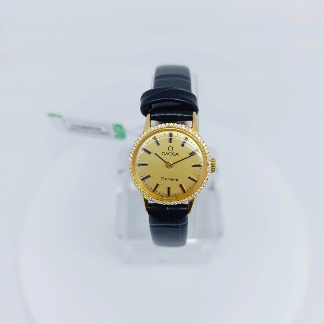 95新 Omega/欧米茄  手动机械后钻20mm/公价38999wh9371