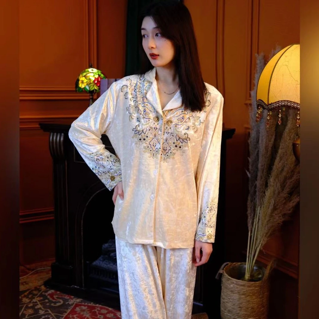 七七2025冬季爆款金钻绒加厚奢华高裆印花家居服QGN