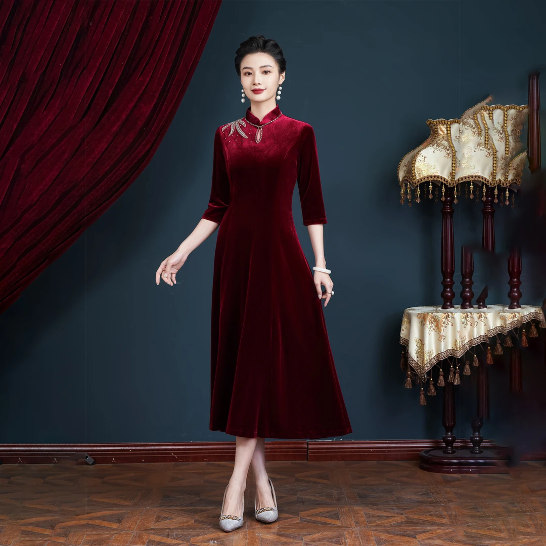 囍门宴丝绒韩国绒纯手工钉珠红色喜妈妈喜婆婆旗袍礼服--3412