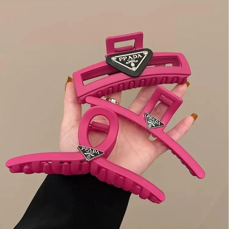 高级感原创玫红芭比粉大号发抓夹大牌风发夹女后脑勺盘发鲨鱼夹子