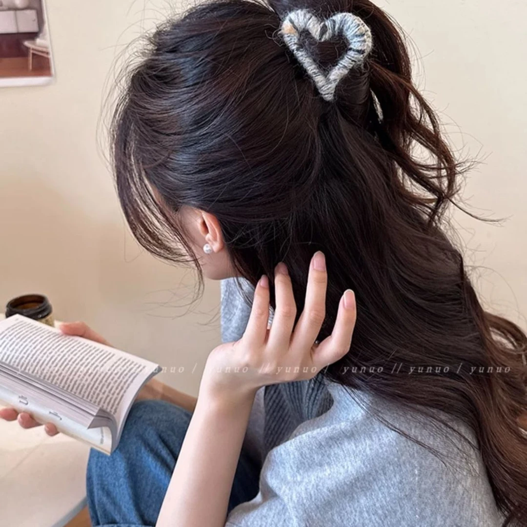 搭配小能手~秋冬爱心抓夹2023新款气质鲨鱼夹高级感发夹女后脑勺