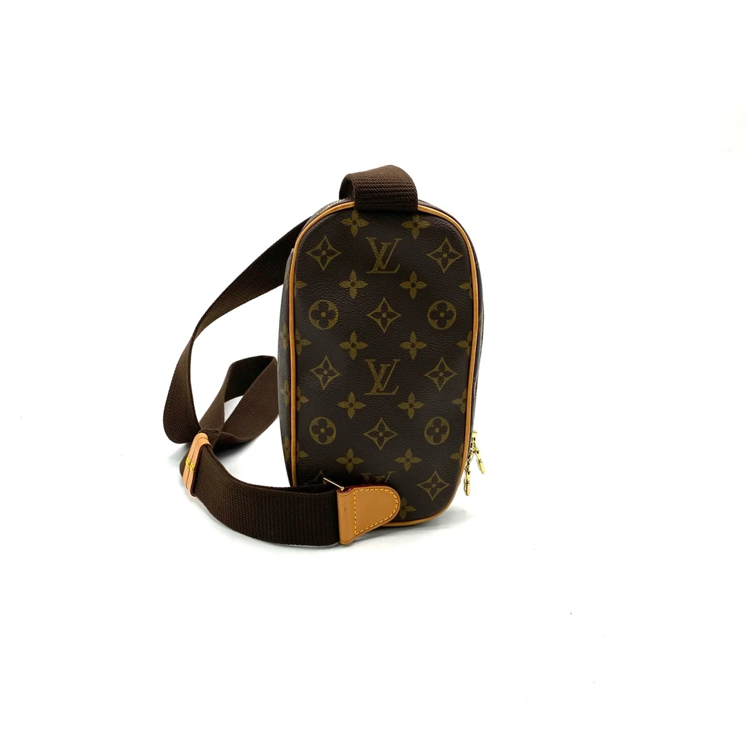95新 LouisVuitton/路易威登 棕老花斜挎包胸包 尺寸23/13