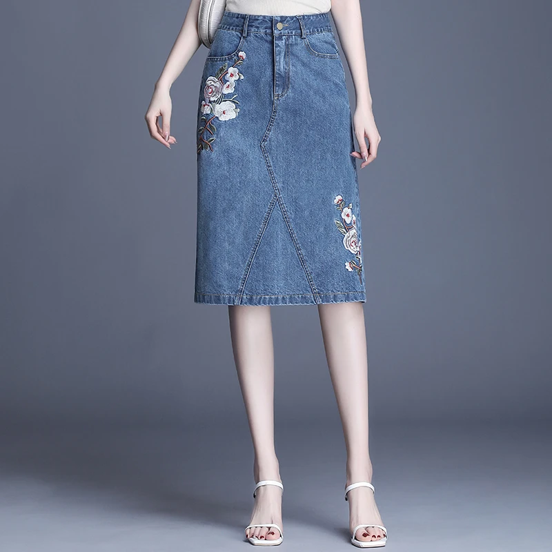 2025新款春夏小众绣花牛仔裙女高腰修身包臀半身裙中长开叉一步裙
