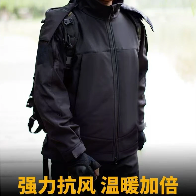 软壳男款秋冬户外冲锋衣