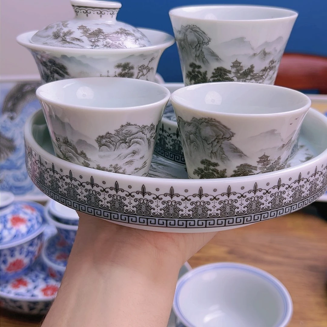 陈*景德镇瓷器展在南京展出