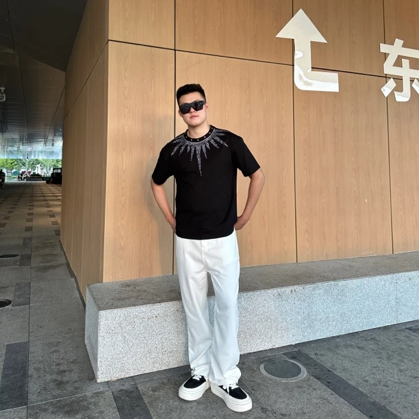 汤姆家 2024 新款高版烫钻潮牌男T恤