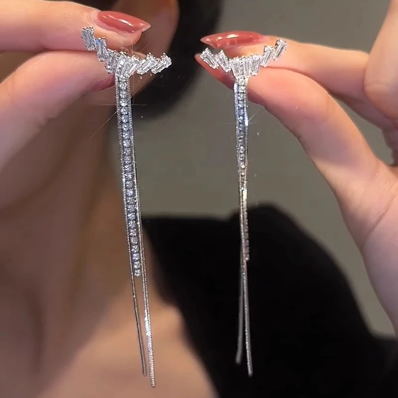 铜合金合成锆石耳饰 长款闪钻流苏耳环轻奢高级感方圆脸气质耳钉