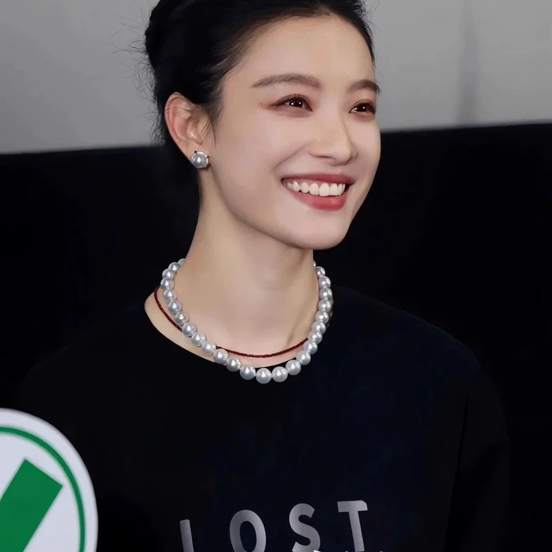 铜合金仿珍珠项链 倪妮同款珍珠项链女强光施家高级感轻奢锁骨链