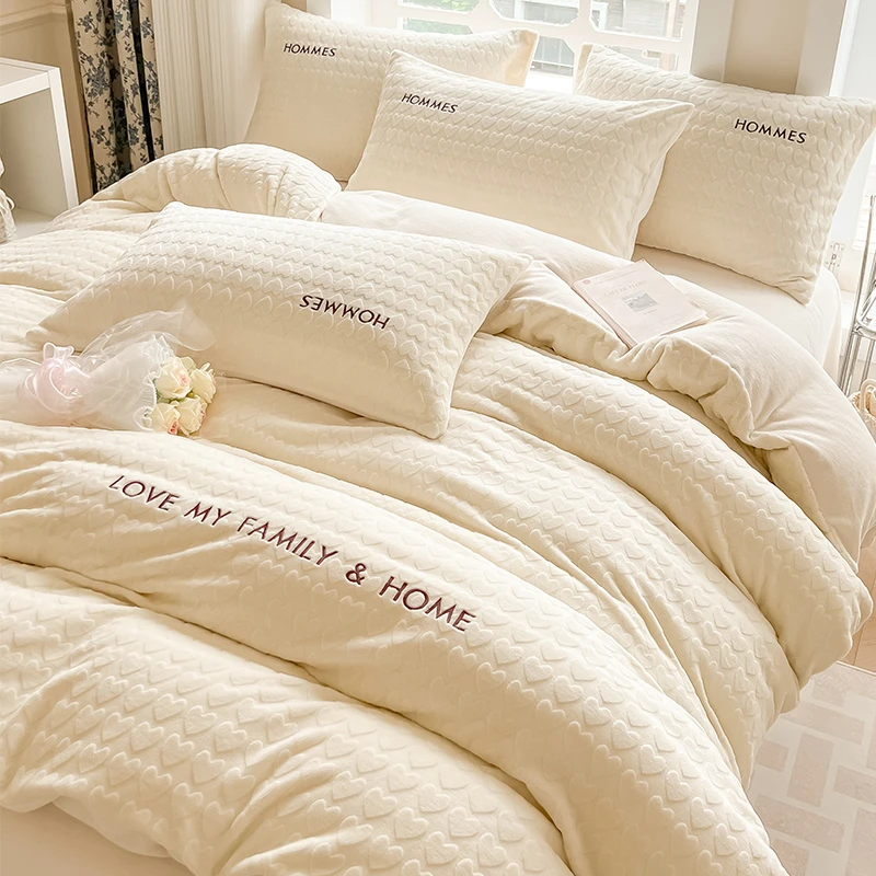 轻奢加厚雕花牛奶绒床上四件套冬季双面珊瑚法兰绒被套床单三件套