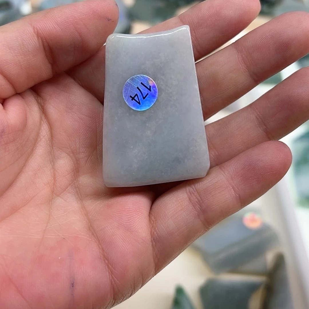 【闪购商品】翡翠挂件未镶嵌铛****铛