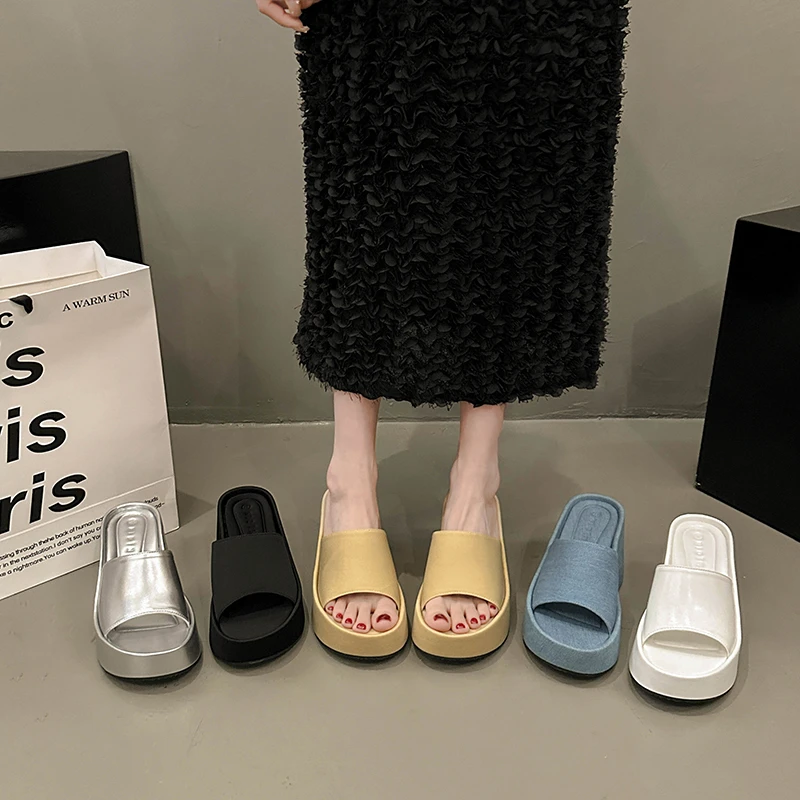 2024夏新款松糕厚底一字拖鞋高跟沙滩外穿凉拖鞋增高露趾凉鞋时尚
