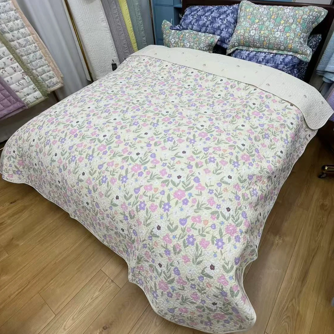 韩屋里特价 郁金香水洗棉大床盖5斤240*250双面 印花绗缝