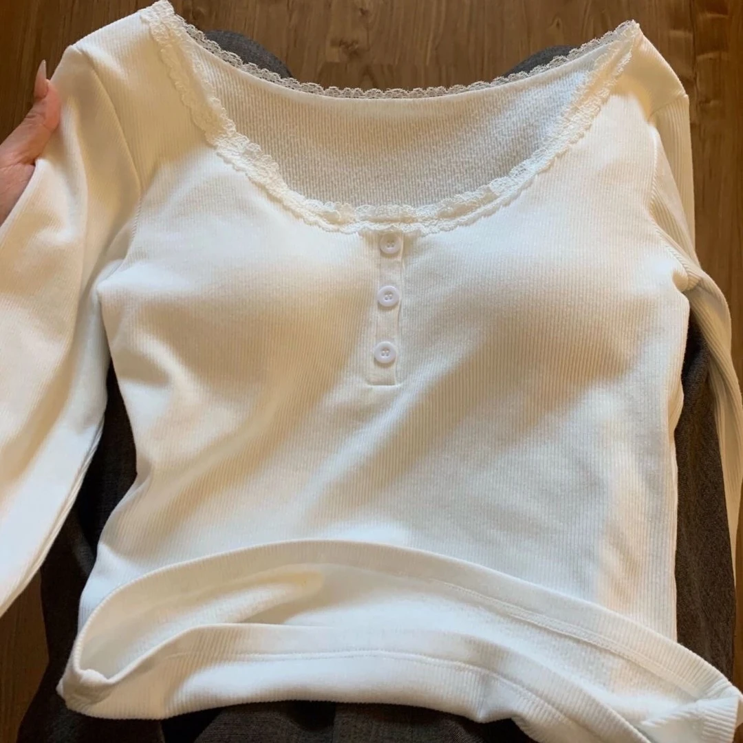 蕾丝拼接辣妹长袖t恤女秋冬新款修身显瘦打底衫外穿保暖短款上衣