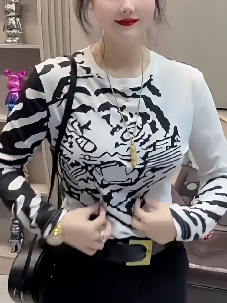 涂鸦印花豹纹夏季新款长袖T恤女2025显瘦时髦气质减龄防晒衫上衣