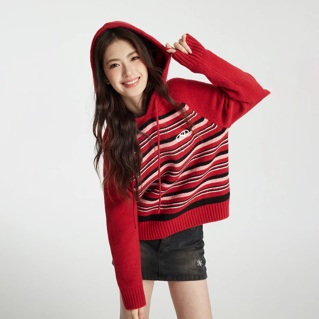 NTOT新年款原创秋冬百搭红色条纹拼接套头连帽针织衫NOTWY23383