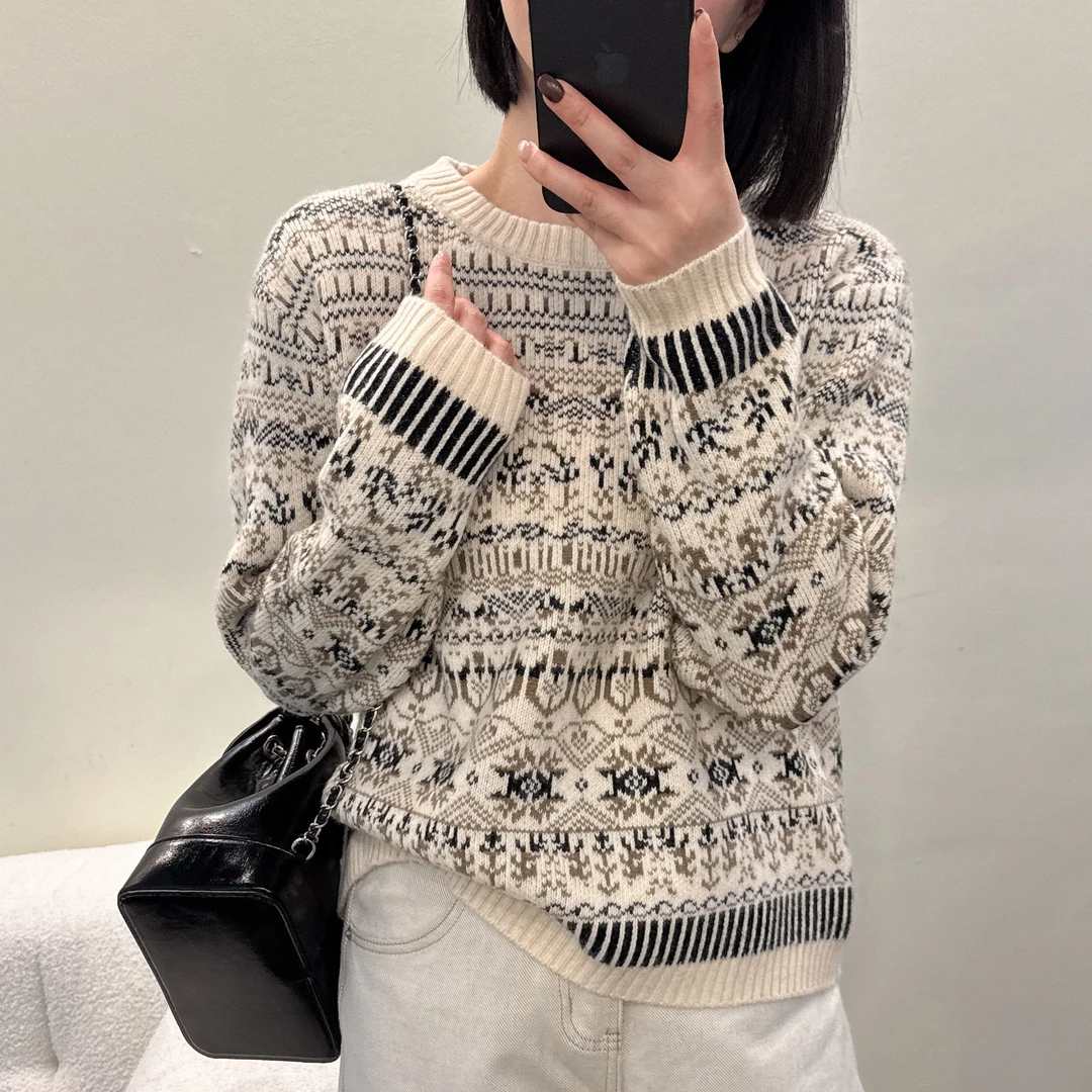 【NALII】秋冬新款时尚百搭复古满身提花圆领套头长袖毛衣针织衫女