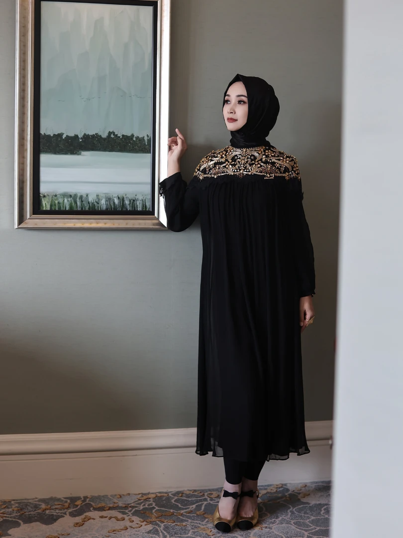 【嘉米拉】秋冬新品重工钉珠连衣裙LYQ202232