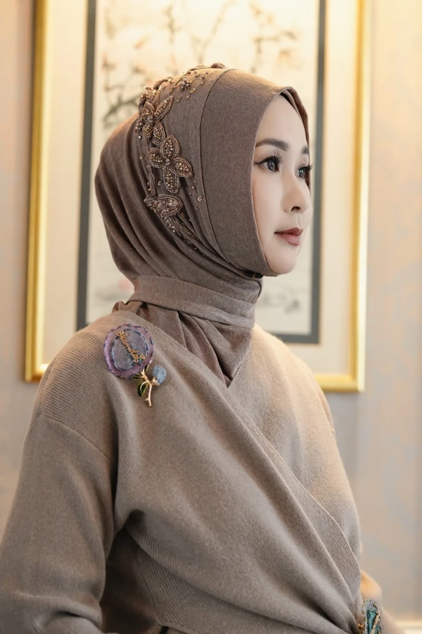 【嘉米拉】凝脂缣缃系列钉珠圆口套头巾JML1044T