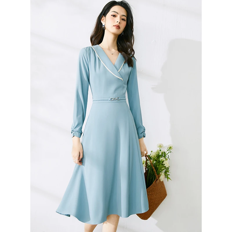 晚白2024秋季新款气质V领收腰显瘦通勤大摆长袖连衣裙24070450