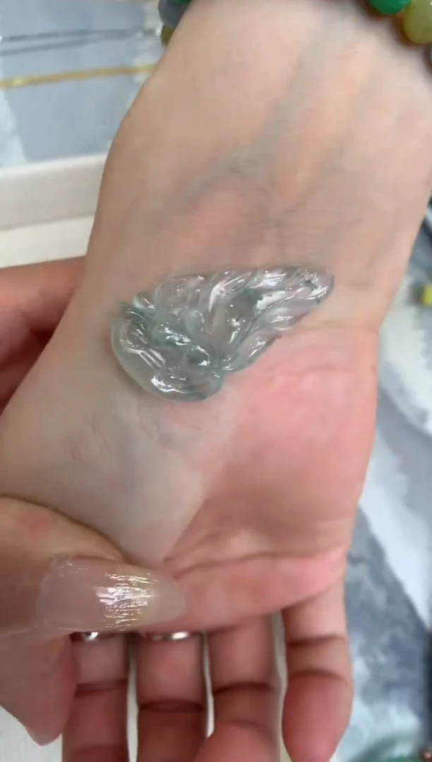 【闪购商品】翡翠颈饰未镶嵌九尾狐