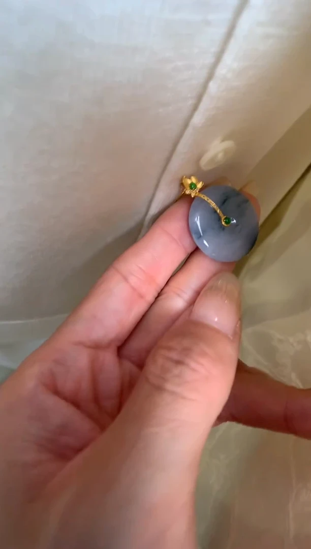 【闪购商品】翡翠颈饰18K金镶嵌平安扣