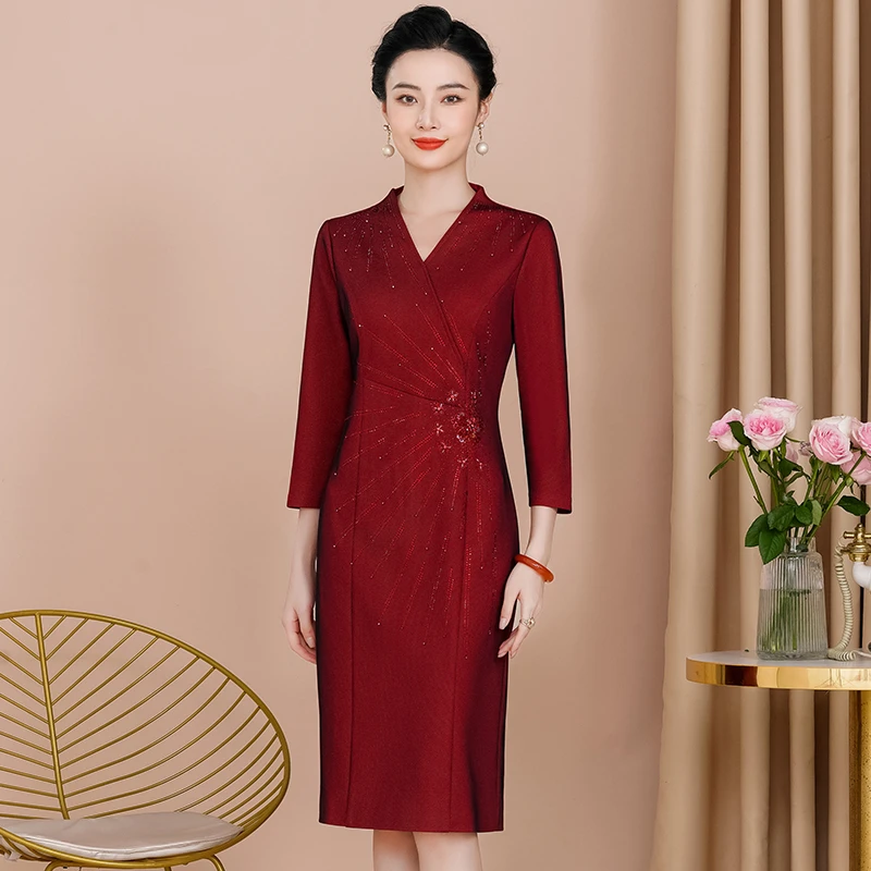6346婚宴装喜婆婆2025新款高端酒红色小个子70后微胖妈妈礼服