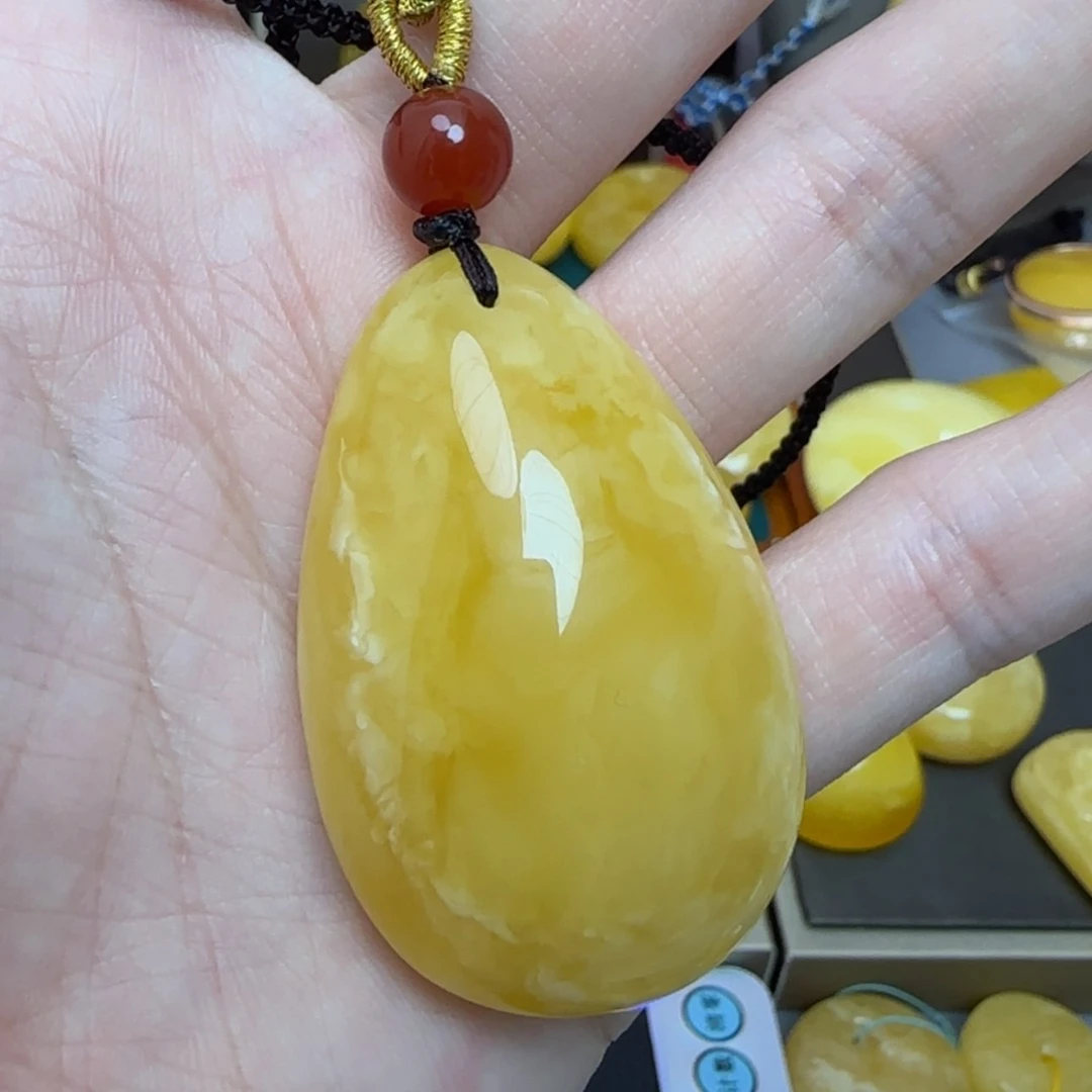 【闪购商品】琥珀颈饰未镶嵌
